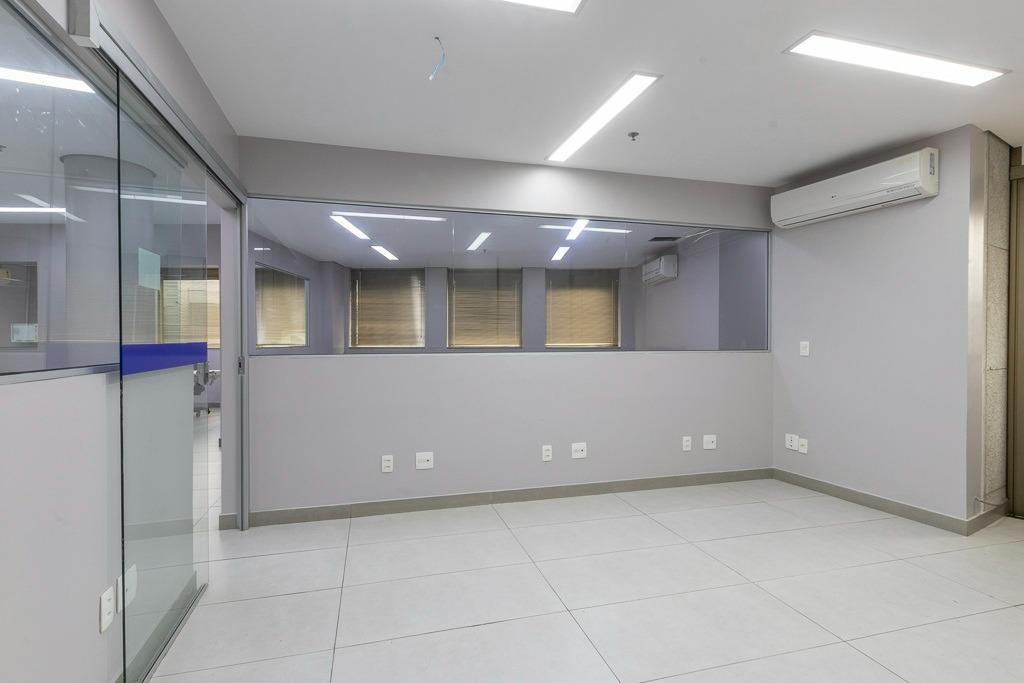 Sala, Vila da Serra, 0 Quarto, 7 Vagas