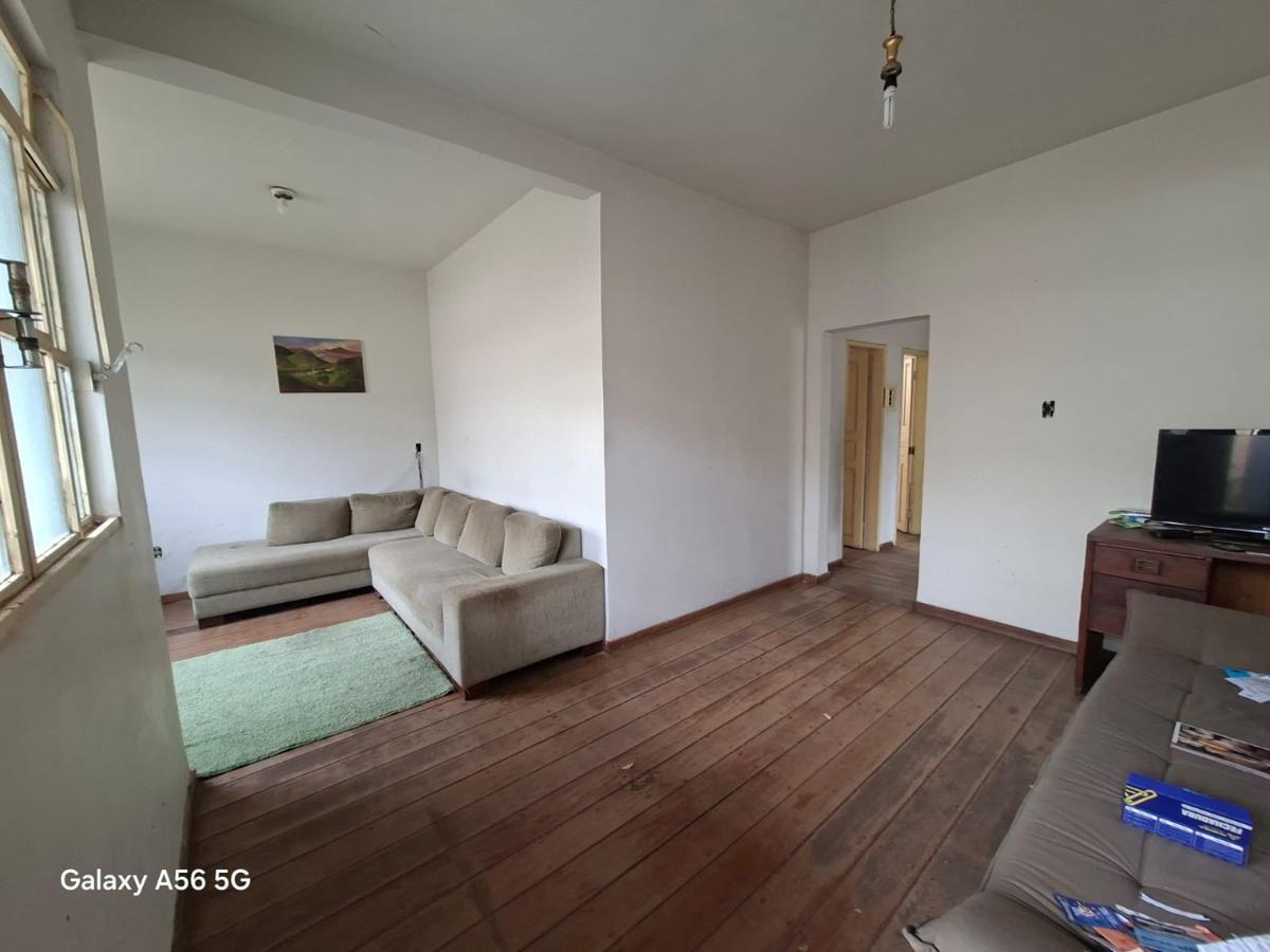 Casa, Esplanada, 4 Quartos, 2 Vagas, 1 Suíte