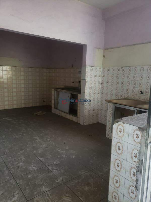 Casa, Primavera, 5 Quartos, 2 Vagas, 1 Suíte