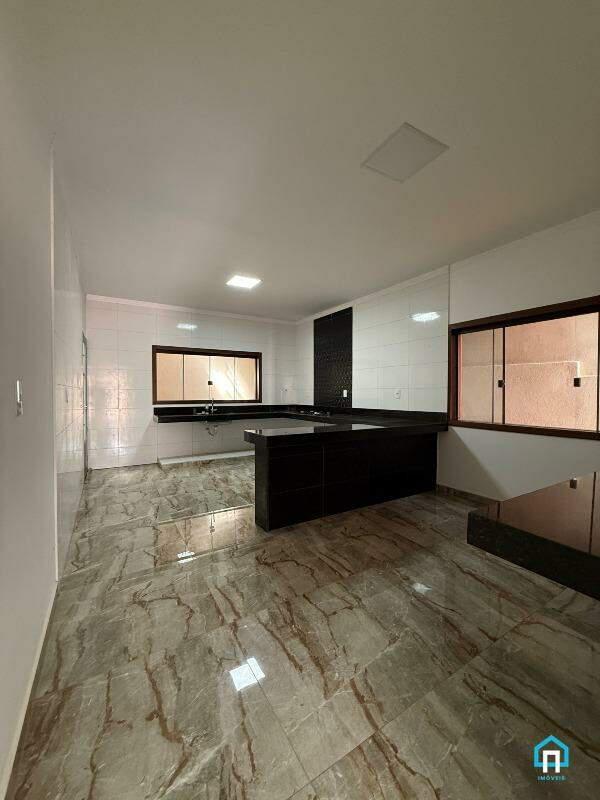 Casa, Centro, 4 Quartos, 4 Vagas, 2 Suítes