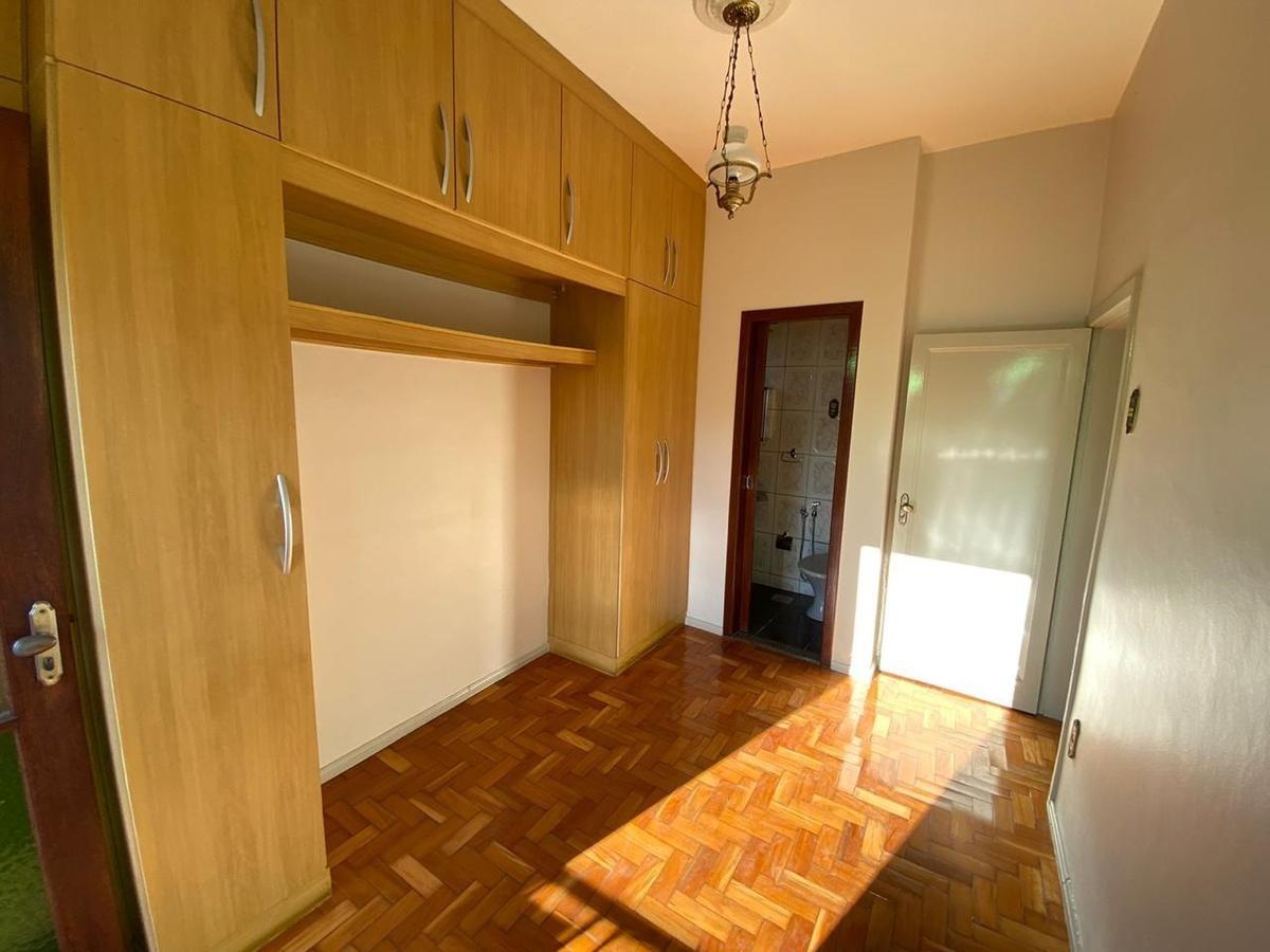 Casa Comercial, Floresta, 4 Quartos, 1 Vaga, 1 Suíte