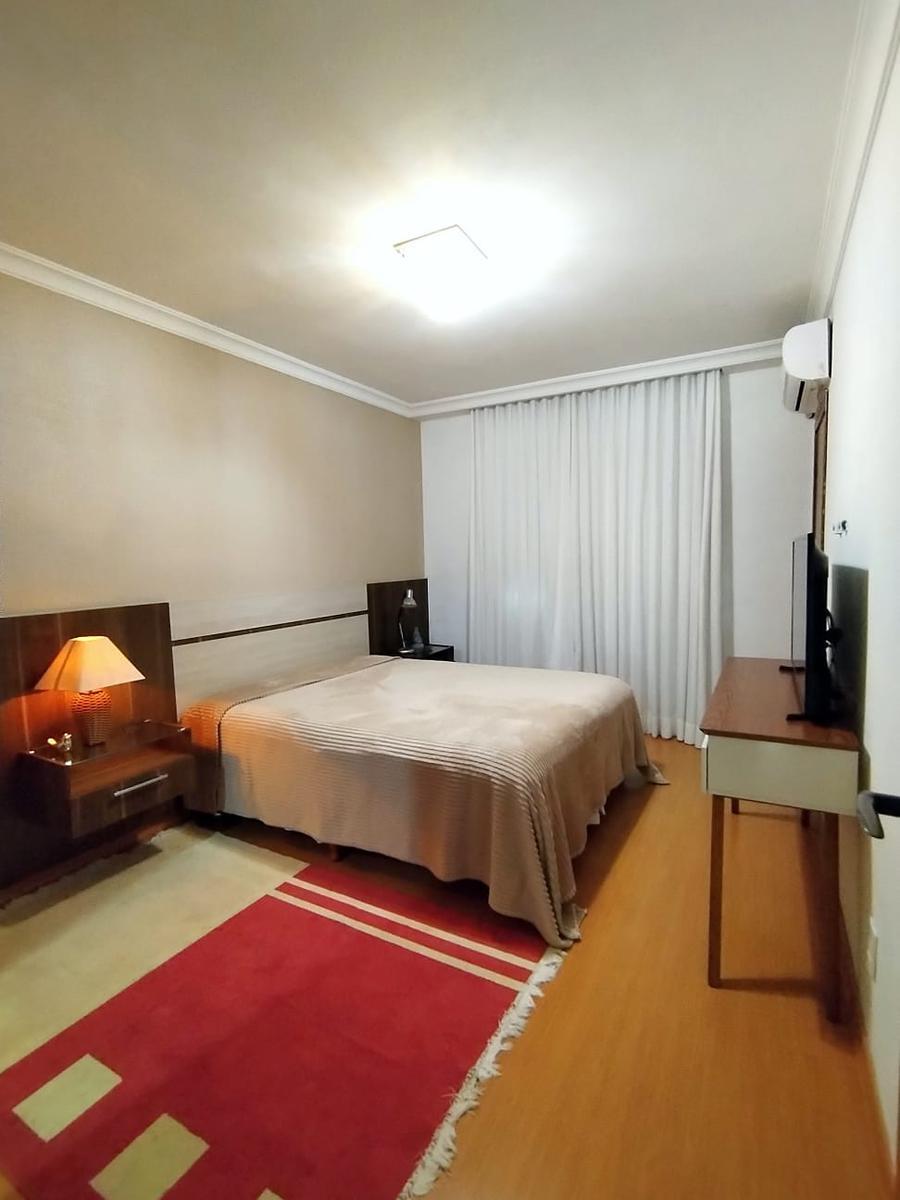 Casa, Cabral, 3 Quartos, 2 Vagas, 1 Suíte