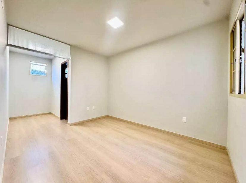 Casa, Castelo, 4 Quartos, 3 Vagas, 1 Suíte