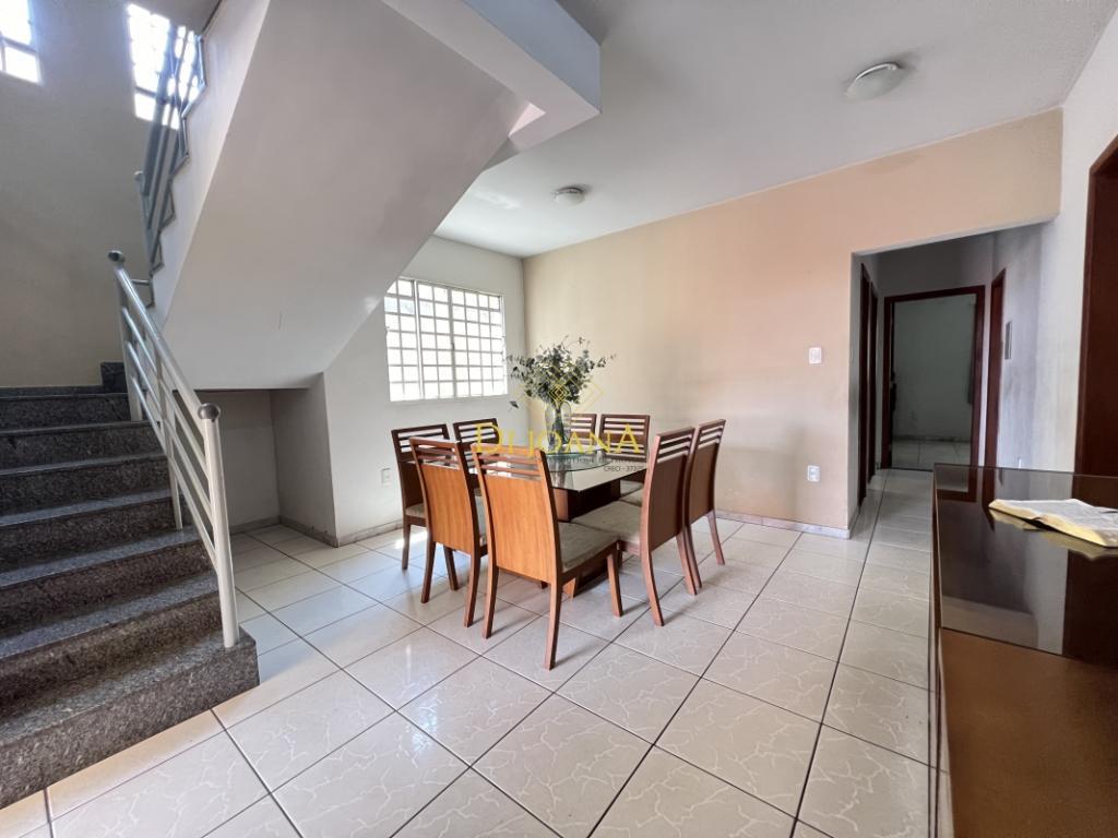 Casa, Jardim Brasília, 5 Quartos, 4 Vagas, 1 Suíte