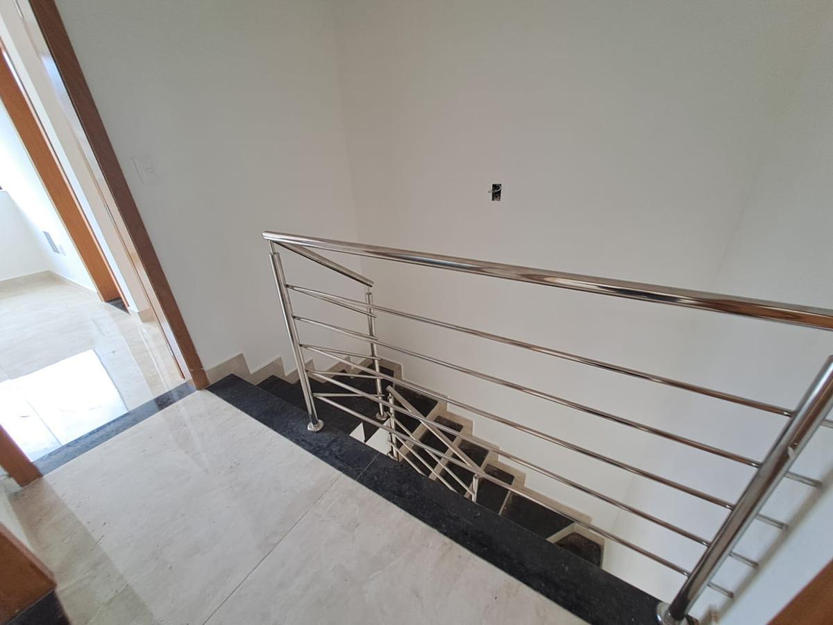 Casa, Santa Branca, 3 Quartos, 4 Vagas, 1 Suíte