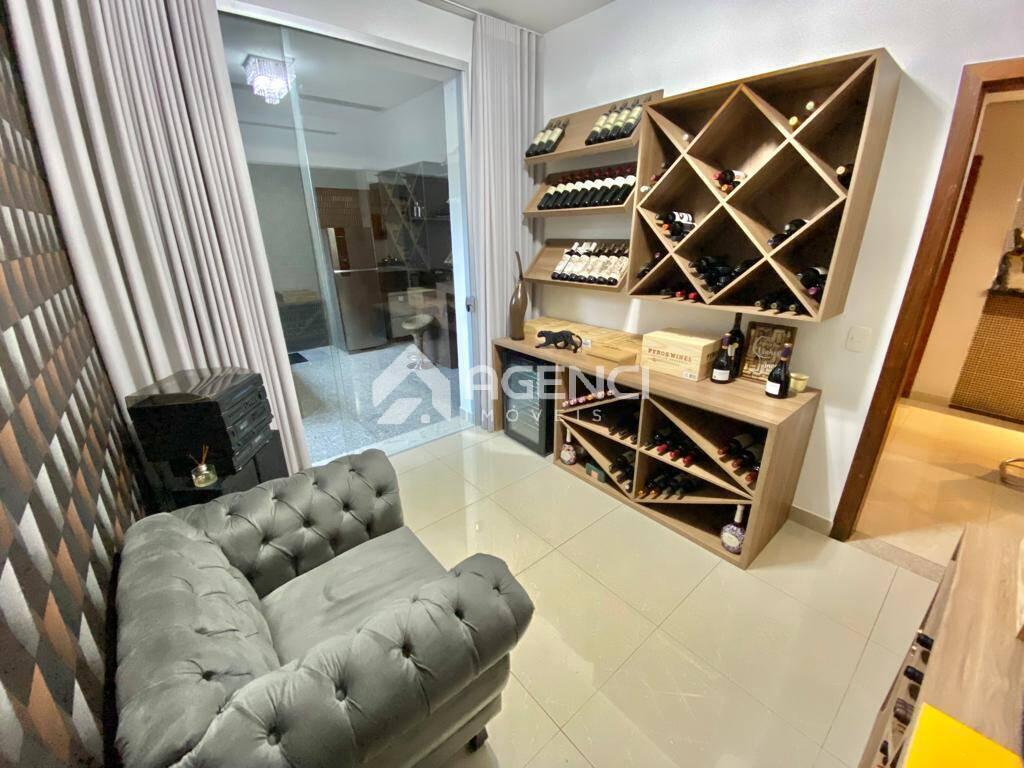 Casa, Trevo, 4 Quartos, 0 Vaga, 3 Suítes