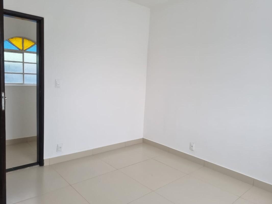 Casa Comercial, Santa Cruz, 2 Quartos, 0 Vaga, 1 Suíte