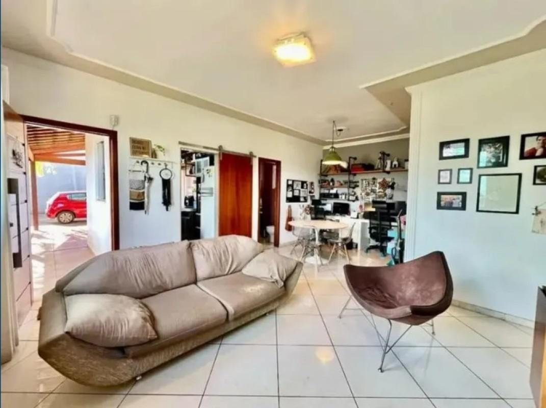 Casa, Trevo, 3 Quartos, 4 Vagas, 1 Suíte