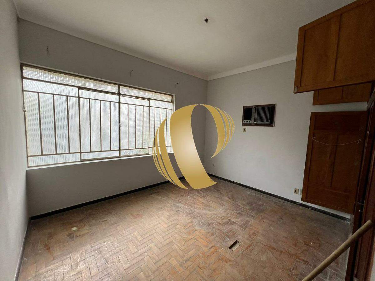 Casa, Centro, 4 Quartos, 2 Vagas, 1 Suíte