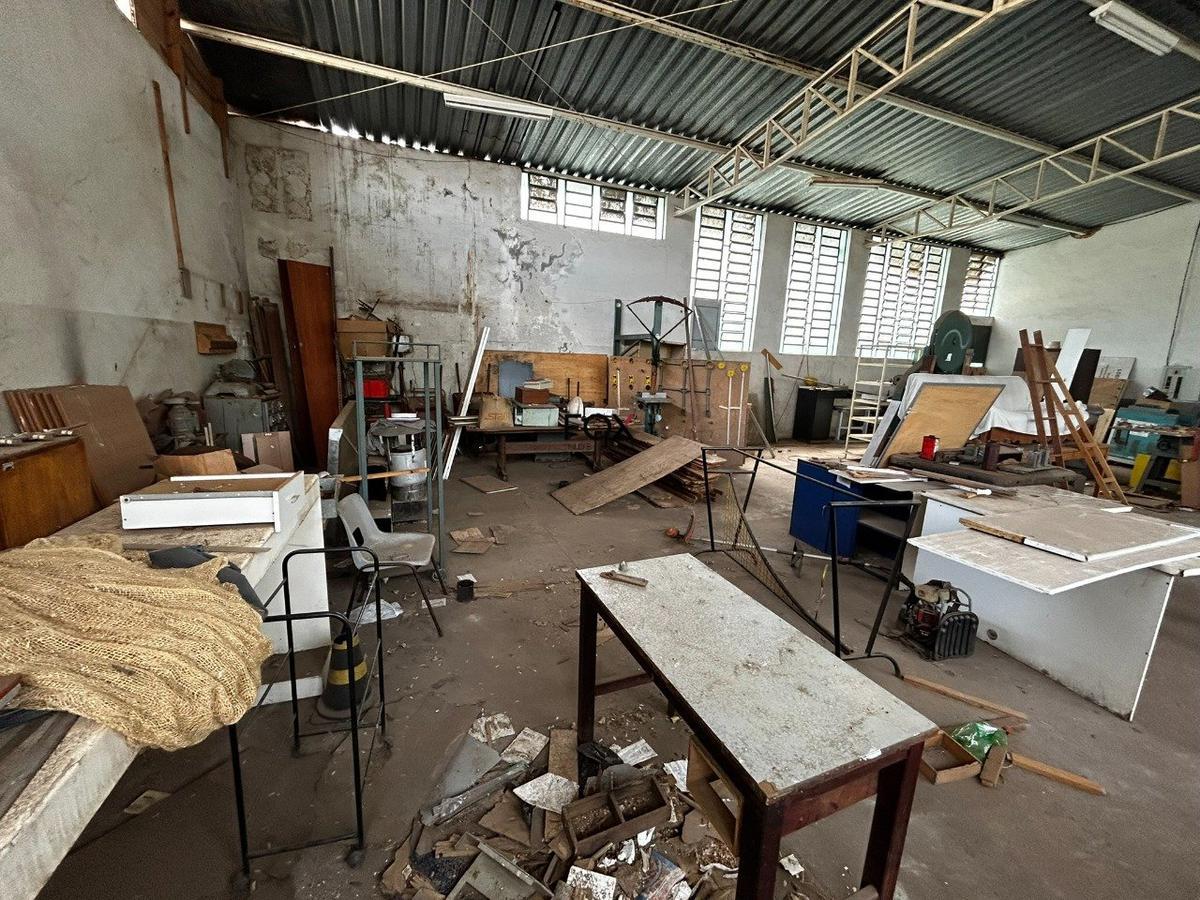Prédio, Taquaril, 0 Quarto, 10 Vagas