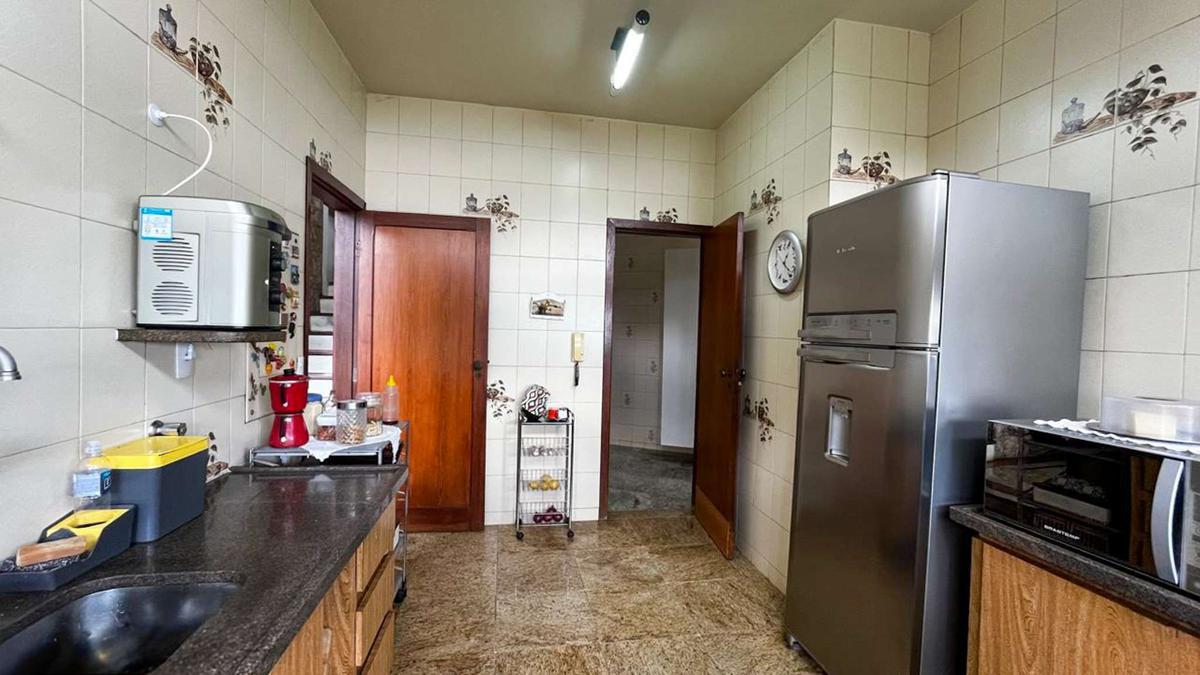 Casa, São Lucas, 4 Quartos, 5 Vagas, 3 Suítes
