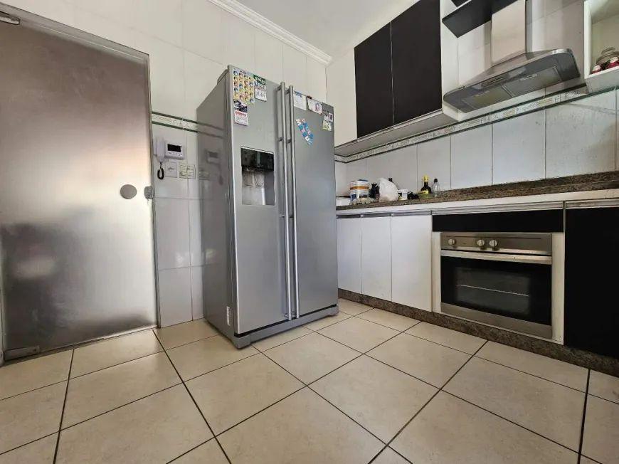 Casa, Santa Branca, 3 Quartos, 2 Vagas, 1 Suíte