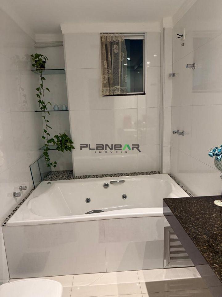 Casa, Europa, 3 Quartos, 4 Vagas, 1 Suíte