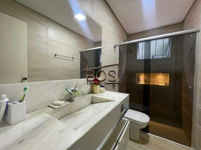 Casa, Santa Lúcia, 5 Quartos, 4 Vagas, 1 Suíte