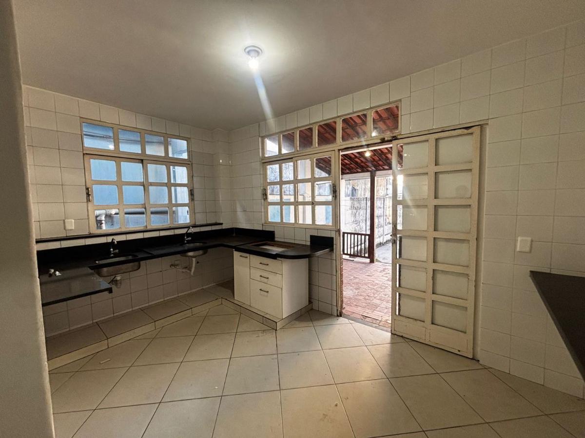 Casa, Santa Cruz, 5 Quartos, 0 Vaga
