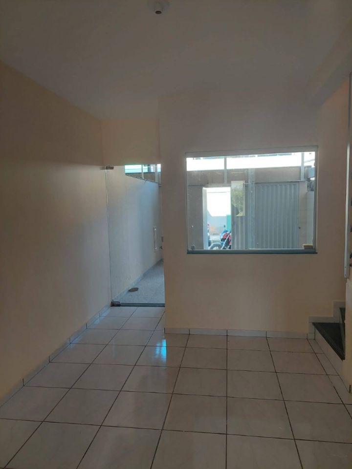 Casa, San Remo, 2 Quartos, 2 Vagas, 0 Suíte