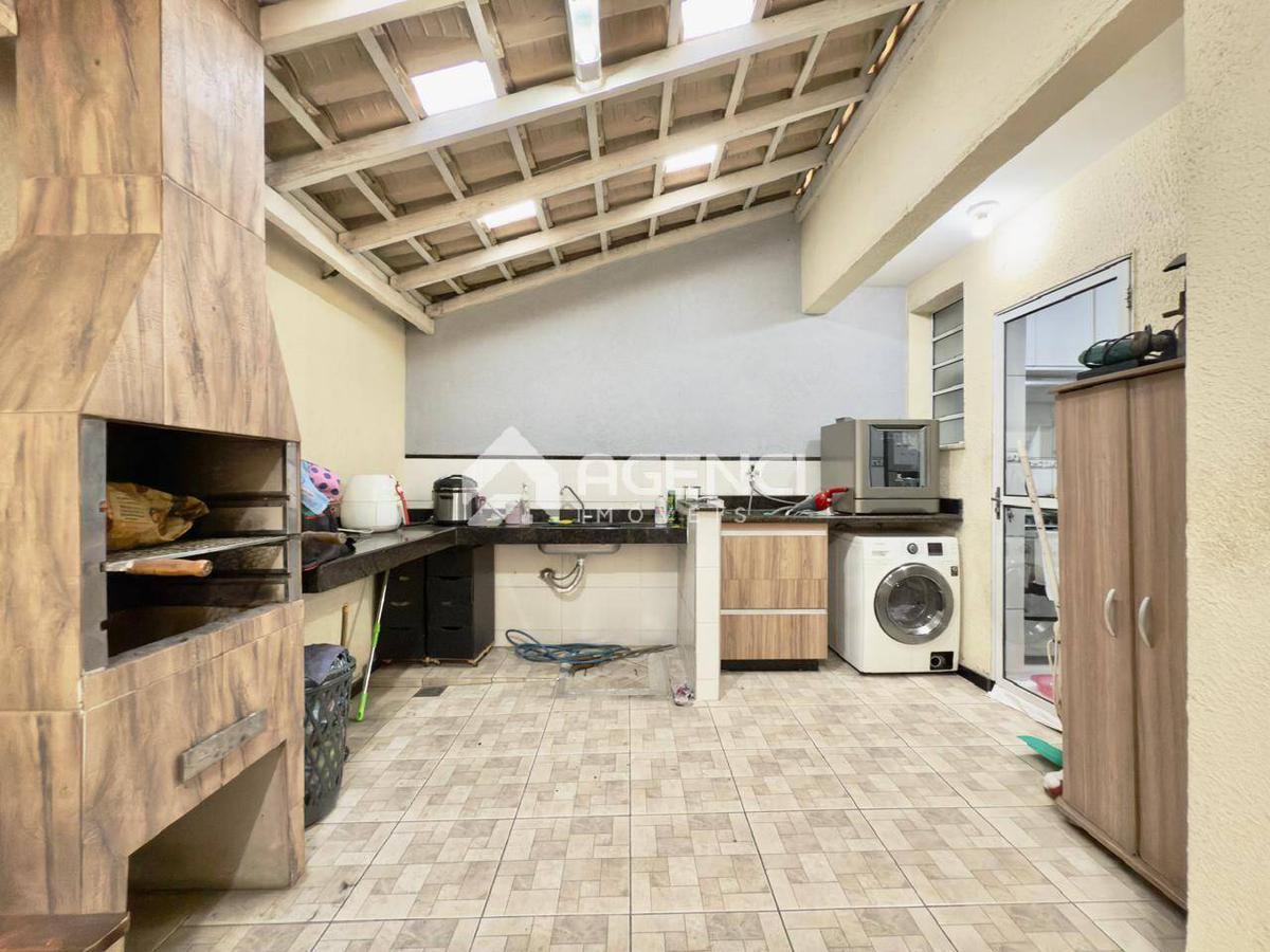 Casa, Cabral, 3 Quartos, 0 Vaga, 1 Suíte