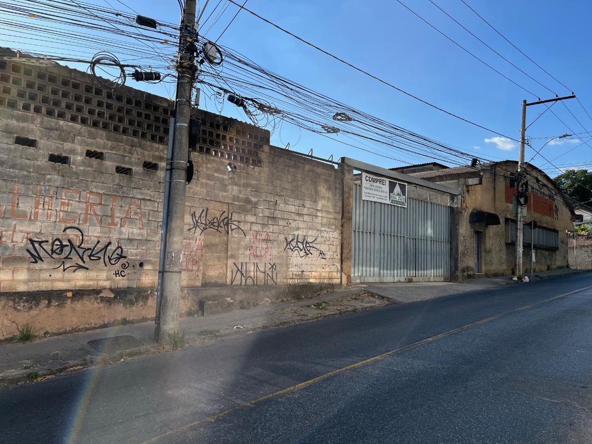 Galpão, São Francisco, 1 Quarto, 6 Vagas