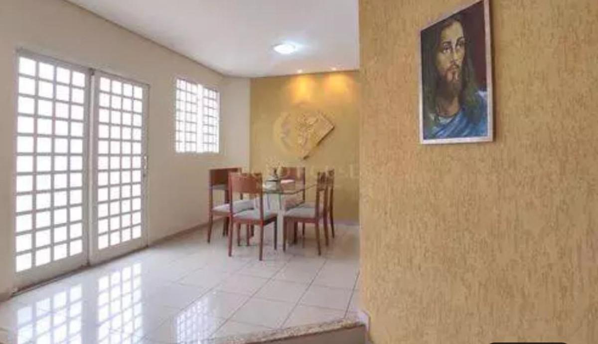 Casa, Lundcea, 4 Quartos, 2 Vagas, 1 Suíte