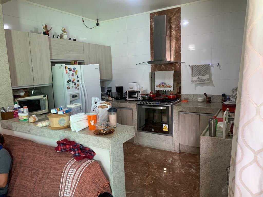 Casa, Vila Pérola, 4 Quartos, 5 Vagas, 1 Suíte