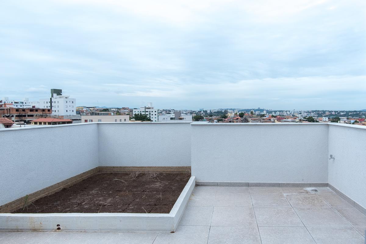 Cobertura, Heliópolis, 2 Quartos, 2 Vagas, 1 Suíte