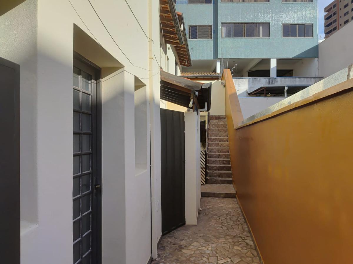 Quitinete, Centro, 1 Quarto, 0 Vaga