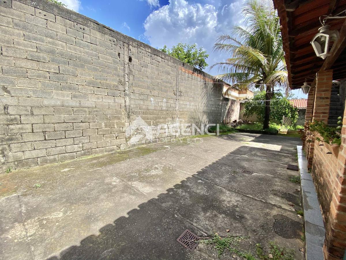 Casa, Camargos, 3 Quartos, 0 Vaga, 1 Suíte