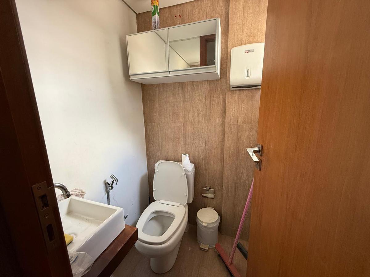 Galpão, Cachoeirinha, 4 Quartos, 1 Vaga, 3 Suítes