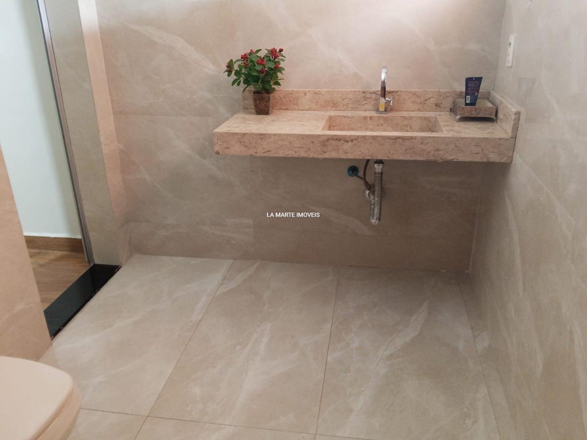 Casa, Santa Cruz Industrial, 4 Quartos, 3 Vagas, 1 Suíte