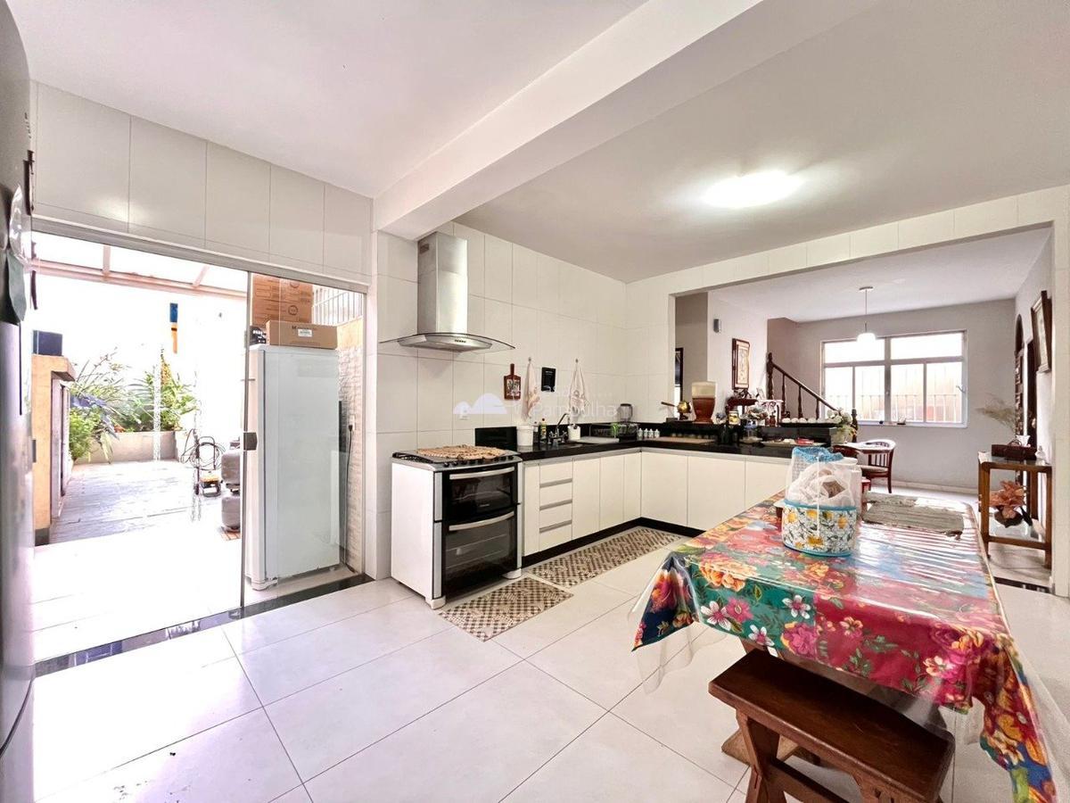 Casa, Liberdade, 5 Quartos, 4 Vagas, 2 Suítes