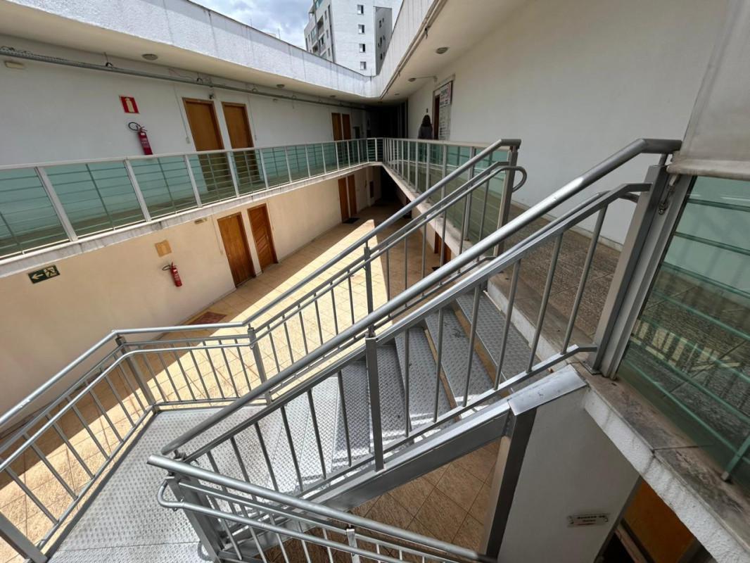 Sala, Liberdade, 0 Quarto, 3 Vagas