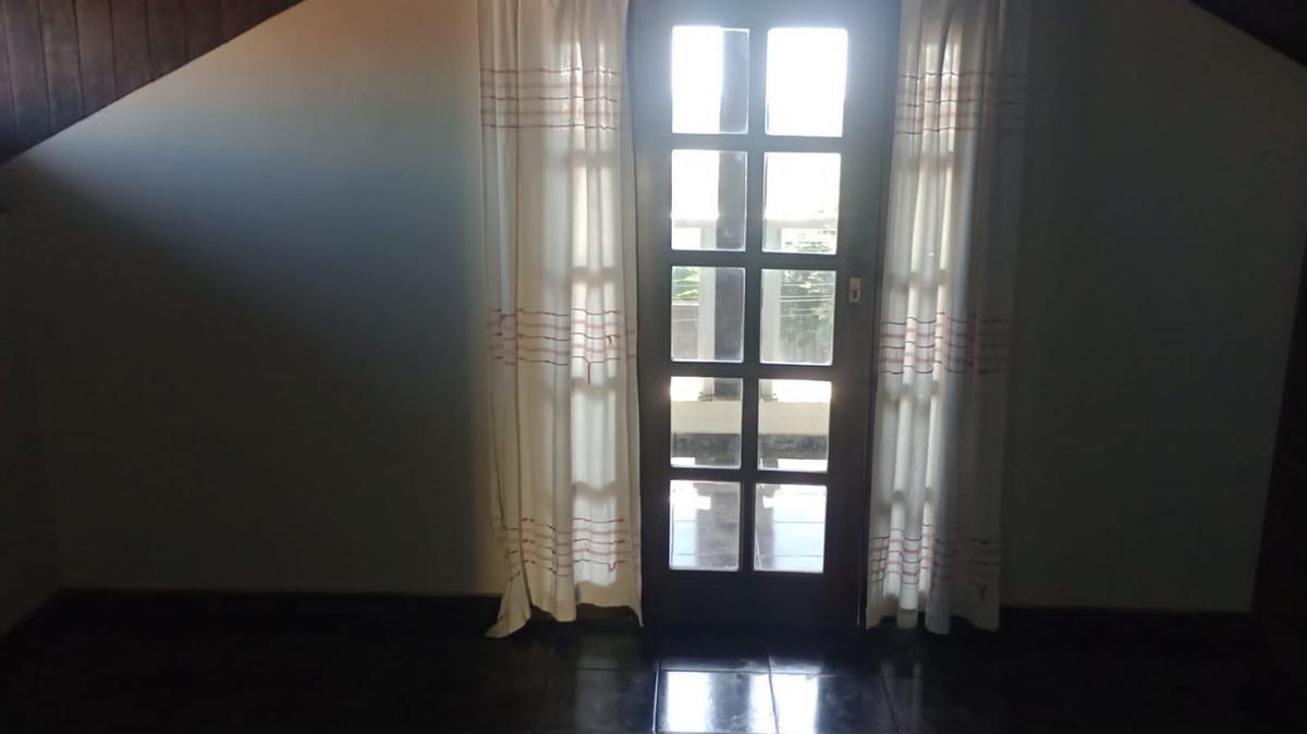 Casa, Santa Cruz, 3 Quartos, 4 Vagas, 1 Suíte