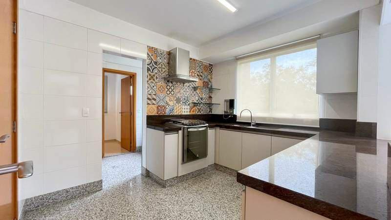 Apartamento, Funcionários, 3 Quartos, 2 Vagas, 2 Suítes