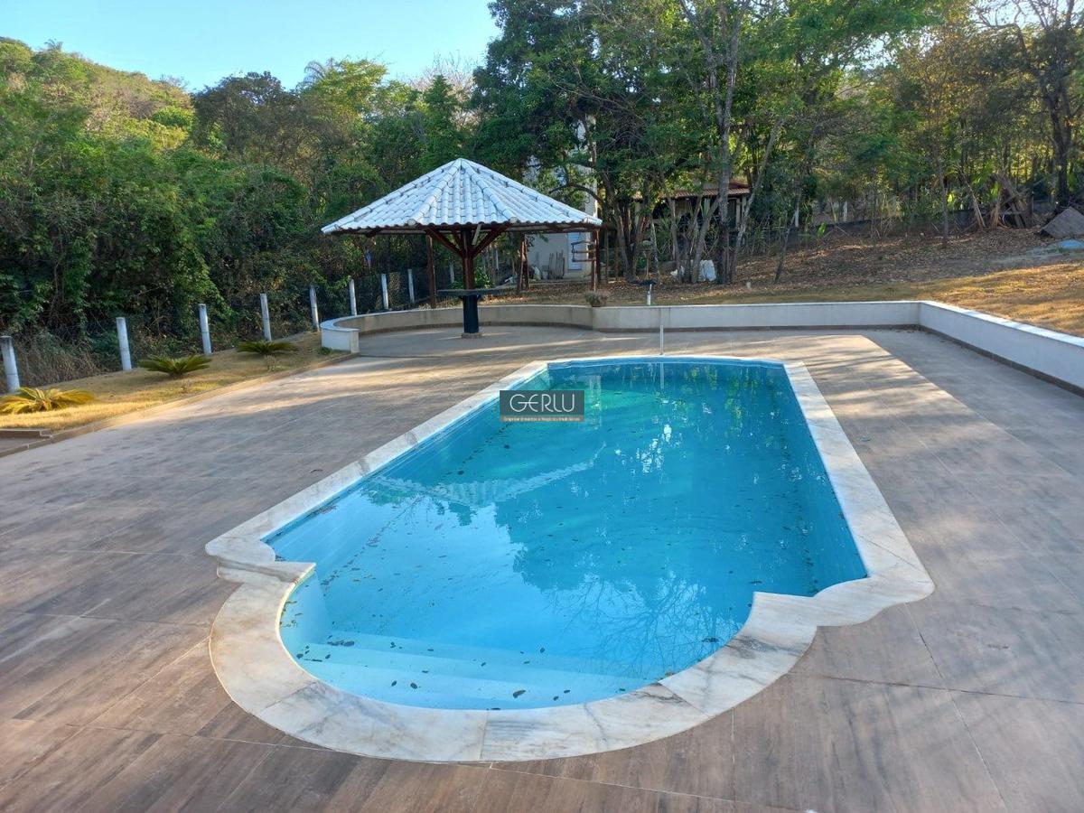 Casa em Condomínio, Gentileza, 2 Quartos, 10 Vagas, 1 Suíte