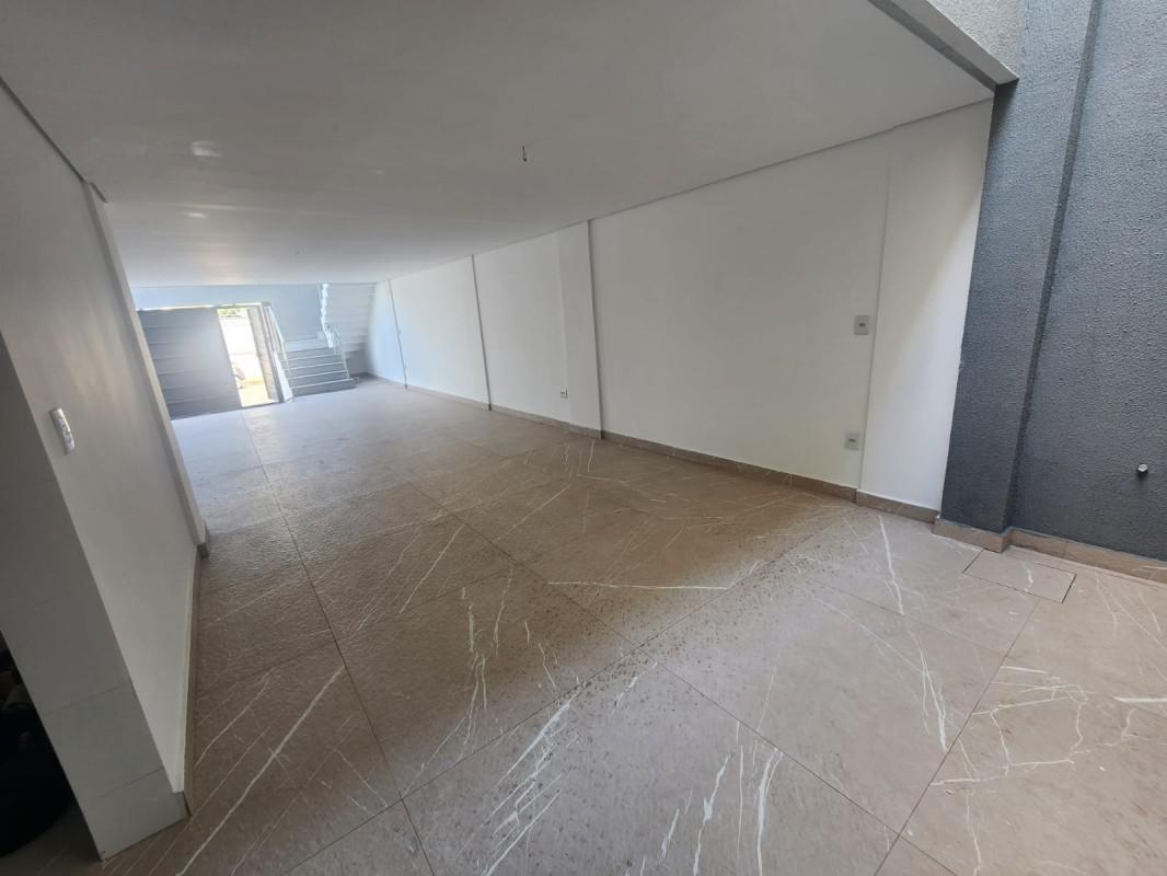 Casa, Cabral, 3 Quartos, 4 Vagas, 1 Suíte