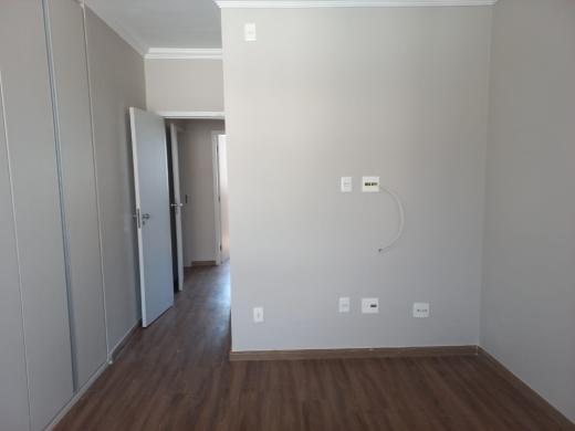 Apartamento, Funcionários, 2 Quartos, 1 Vaga, 1 Suíte