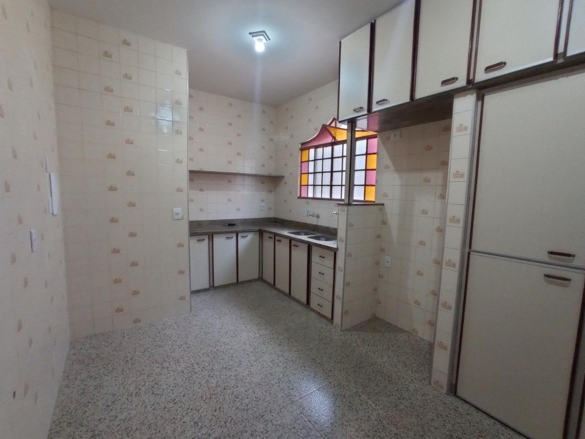 Casa, Santa Branca, 3 Quartos, 1 Vaga, 1 Suíte