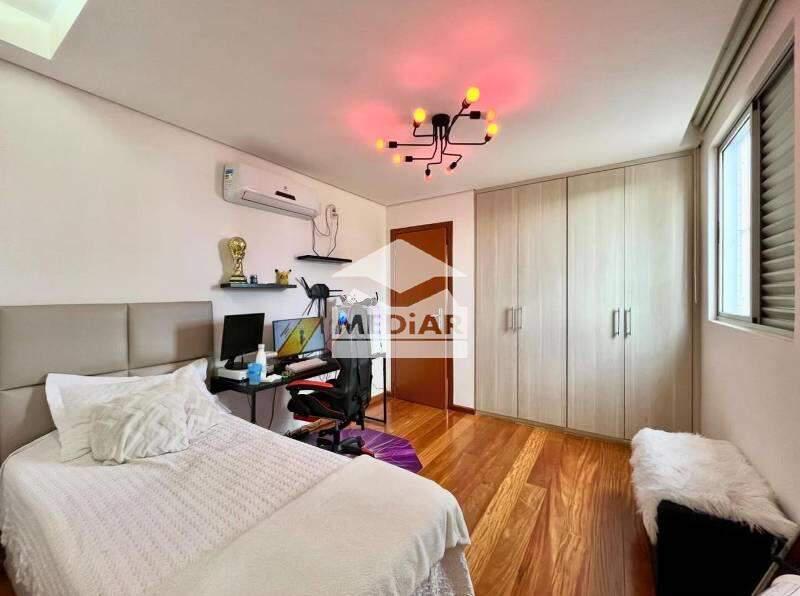 Apartamento, Castelo, 4 Quartos, 3 Vagas, 2 Suítes