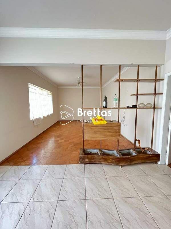 Casa, Centro, 4 Quartos, 3 Vagas, 2 Suítes