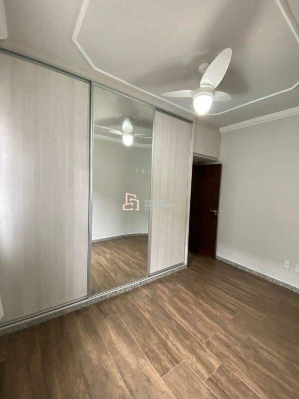 Casa, Barreiro, 3 Quartos, 4 Vagas, 1 Suíte