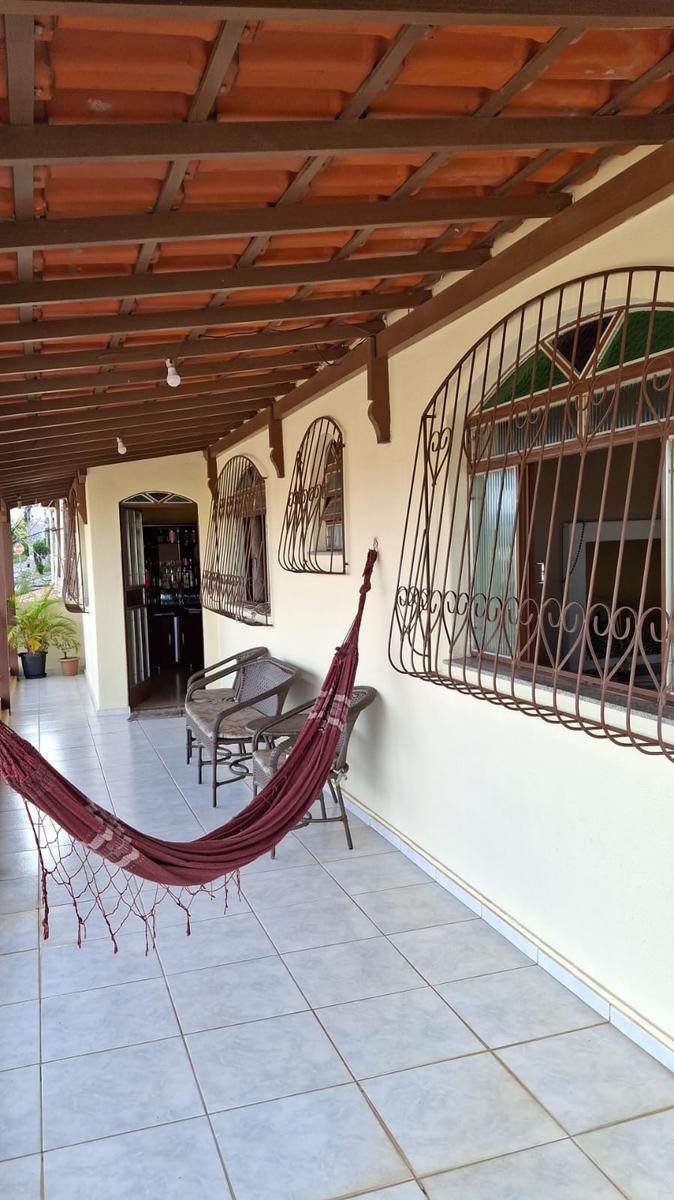 Casa, Industrial, 3 Quartos, 6 Vagas, 1 Suíte