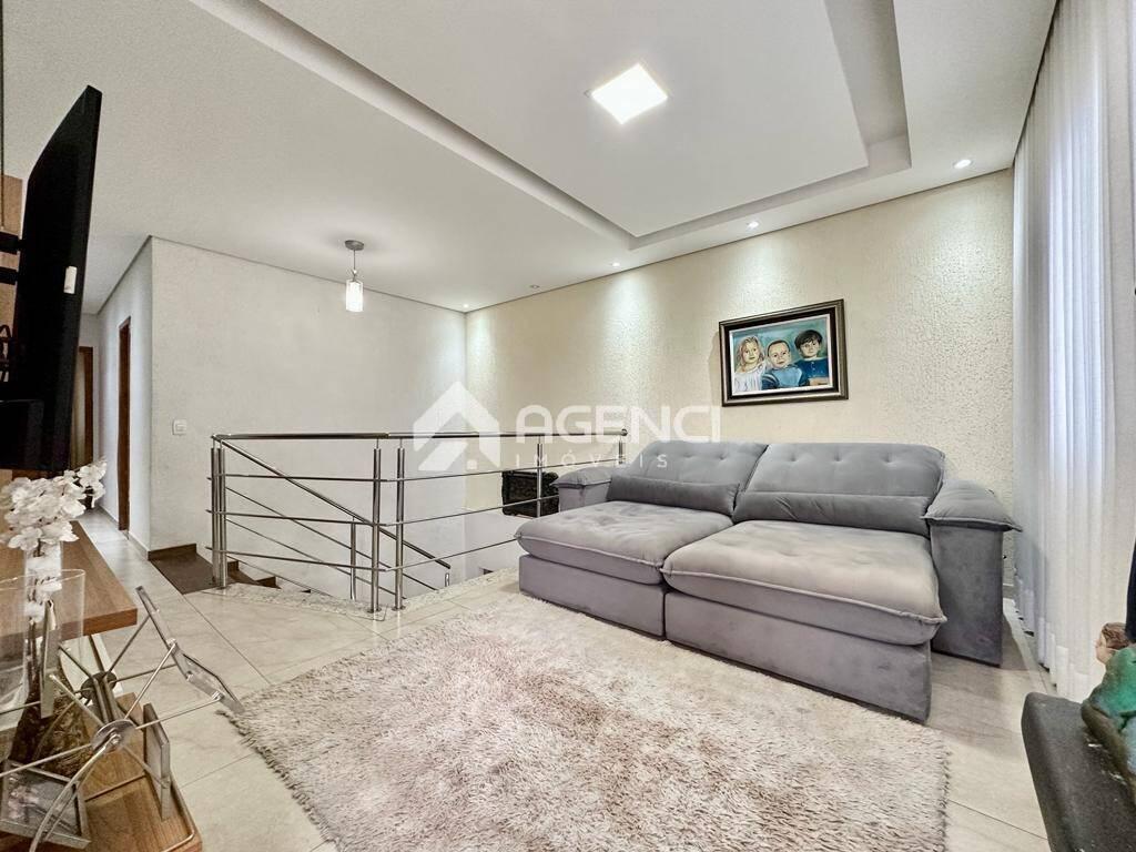 Casa, Cabral, 4 Quartos, 0 Vaga, 1 Suíte