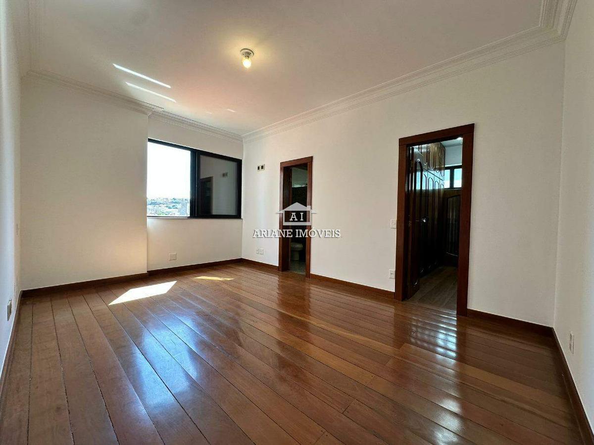 Apartamento, Serra, 4 Quartos, 5 Vagas, 2 Suítes