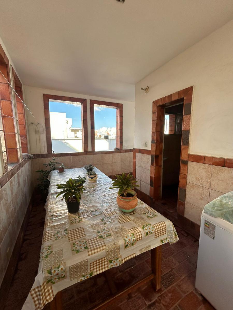 Casa Comercial, Castelo, 5 Quartos, 2 Vagas, 1 Suíte