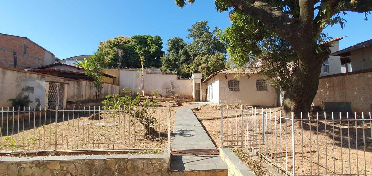 Casa Comercial, São Francisco, 4 Quartos, 6 Vagas, 1 Suíte