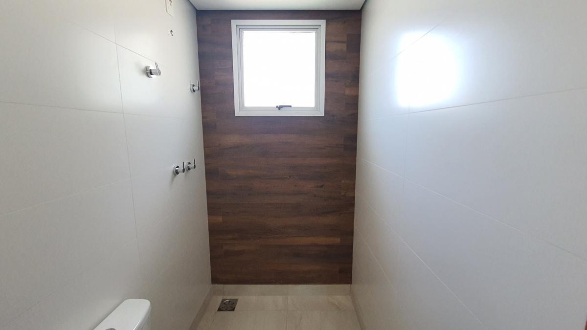 Casa, Centro, 3 Quartos, 2 Vagas, 1 Suíte