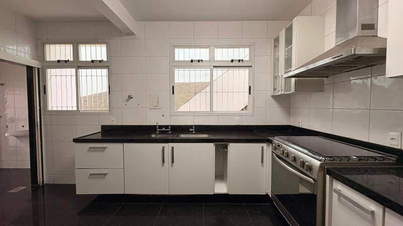 Casa, Vila Paris, 4 Quartos, 4 Vagas, 2 Suítes