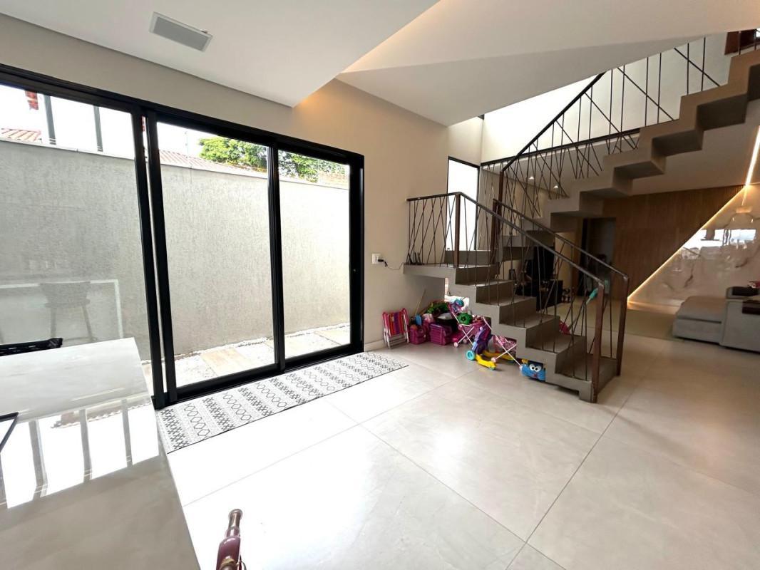 Casa, Trevo, 3 Quartos, 3 Vagas, 1 Suíte