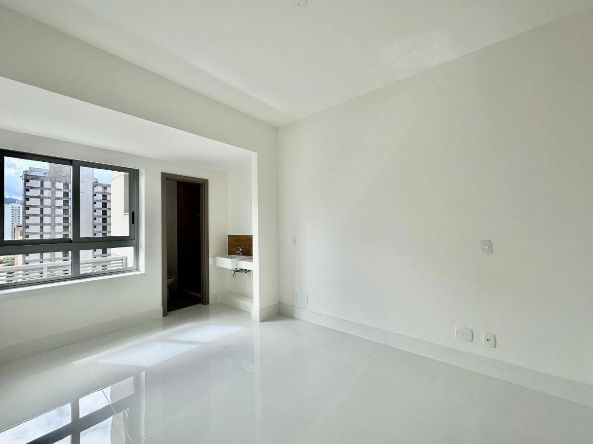 Apartamento, Savassi, 2 Quartos, 2 Vagas, 1 Suíte