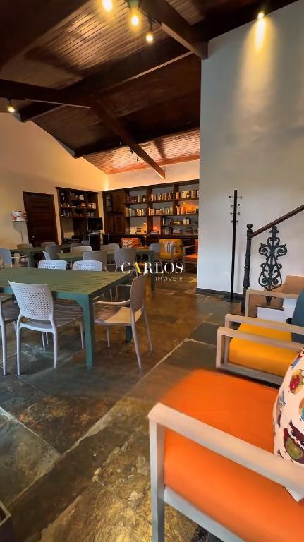 Casa Comercial, Vila Paris, 4 Quartos, 3 Vagas, 1 Suíte